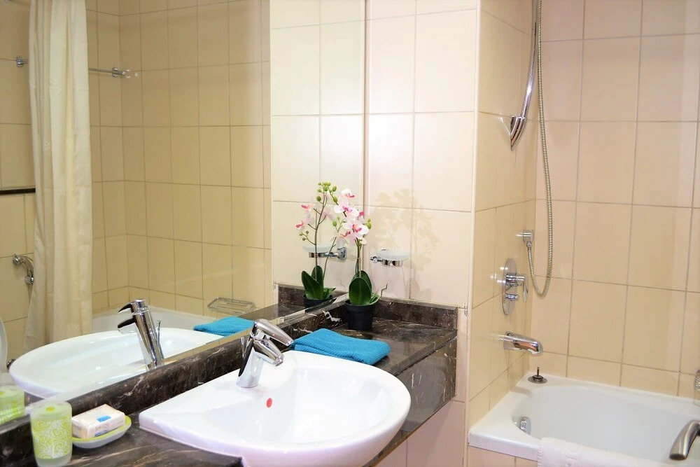 Дубай: Lake View Brand New Studio in X1 Tower JLT - LND