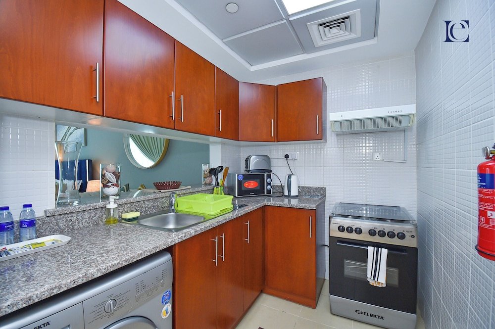 Дубай: Lake View Brand New Studio in X1 Tower JLT - LND