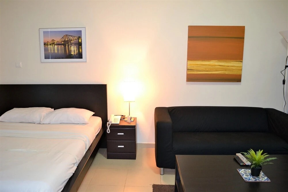 Дубай: Lake View Brand New Studio in X1 Tower JLT - LND