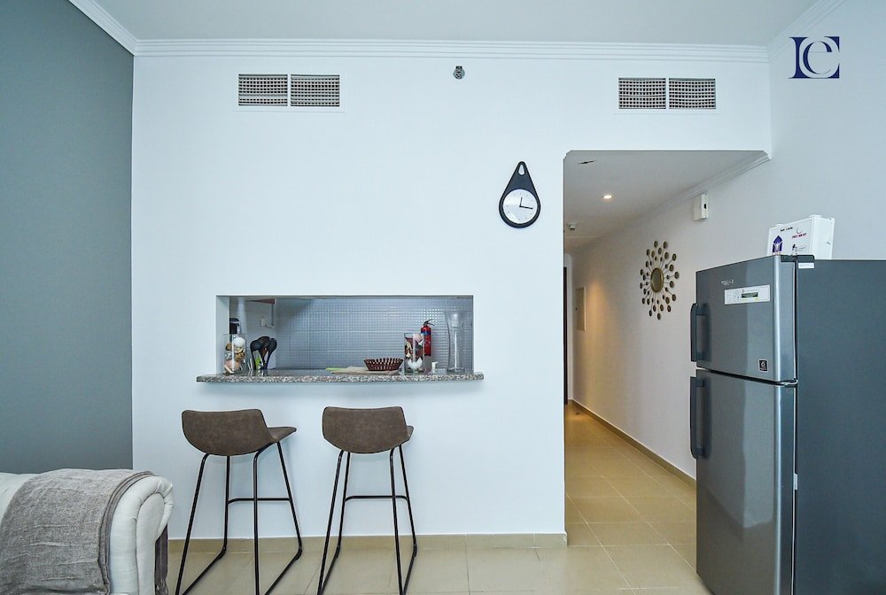 Дубай: Lake View Brand New Studio in X1 Tower JLT - LND