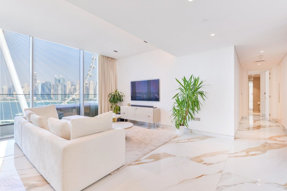 Дубай: Lavish & Equipped 2 BR Facing Ain Dubai