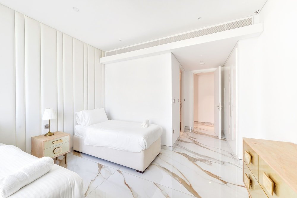 Дубай: Lavish & Equipped 2 BR Facing Ain Dubai