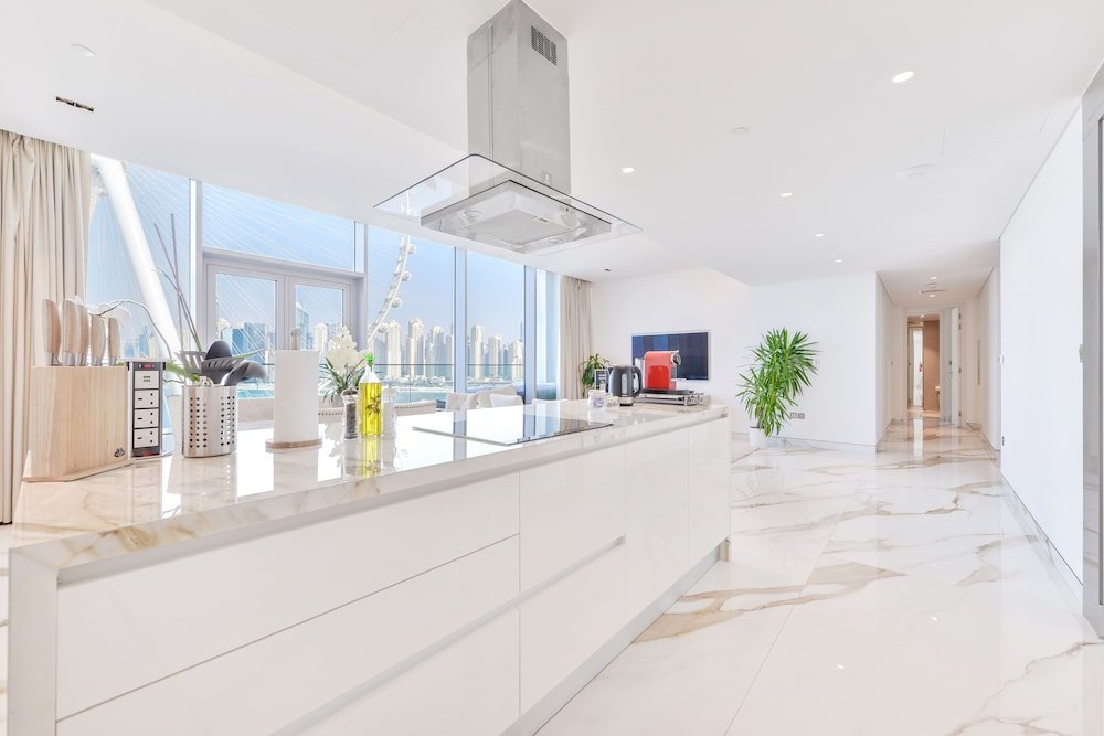 Дубай: Lavish & Equipped 2 BR Facing Ain Dubai