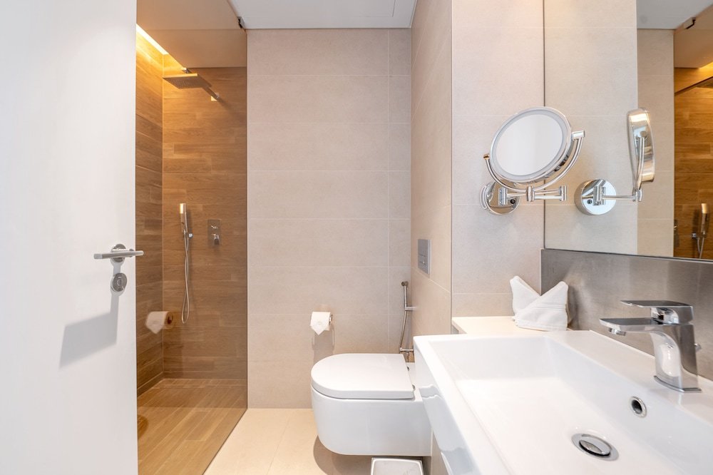 Дубай: Lavish & Equipped 2 BR Facing Ain Dubai