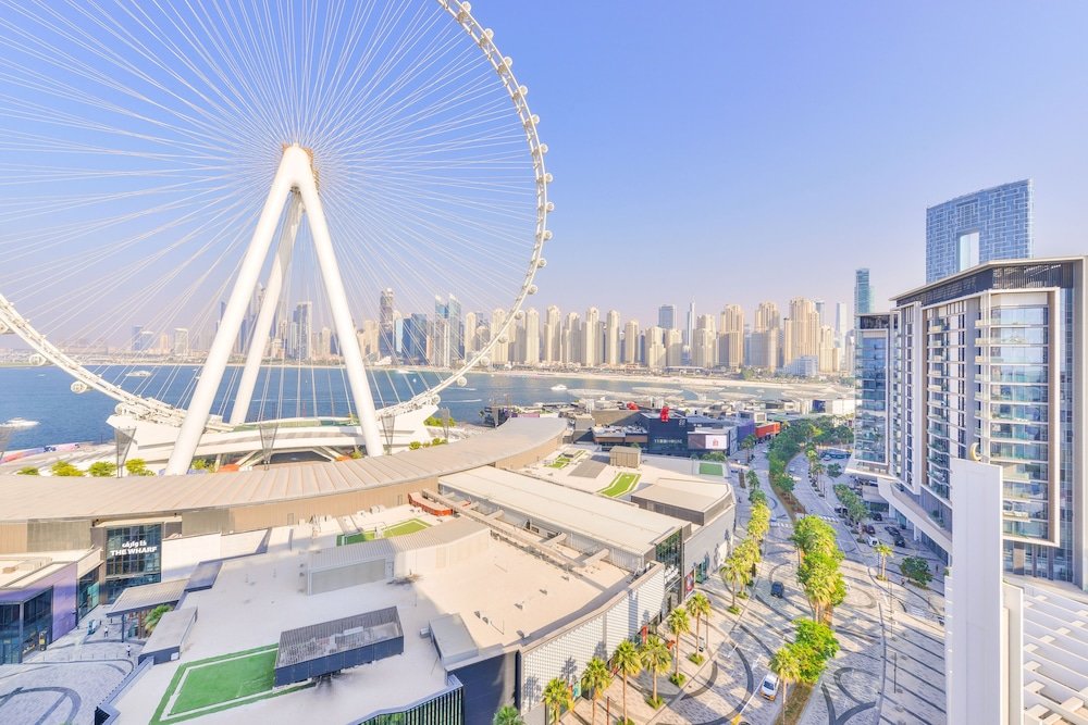 Дубай: Lavish & Equipped 2 BR Facing Ain Dubai