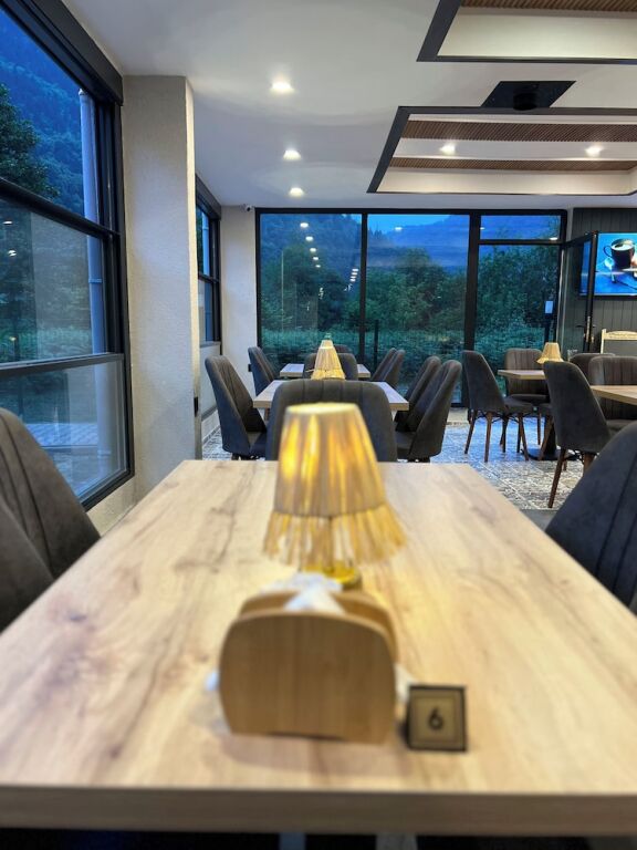 Чамлыхемшин: Ahsena Buti̇k Otel