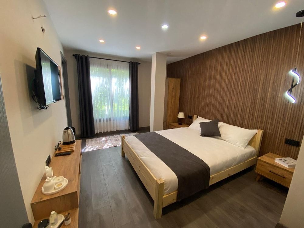 Чамлыхемшин: Ahsena Buti̇k Otel