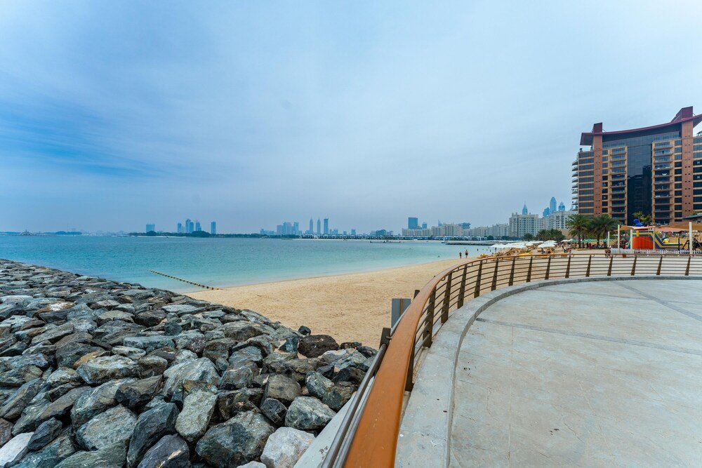 Дубай: Maison Privee - Splendid Apt on The Palm with Stunning Sea Views