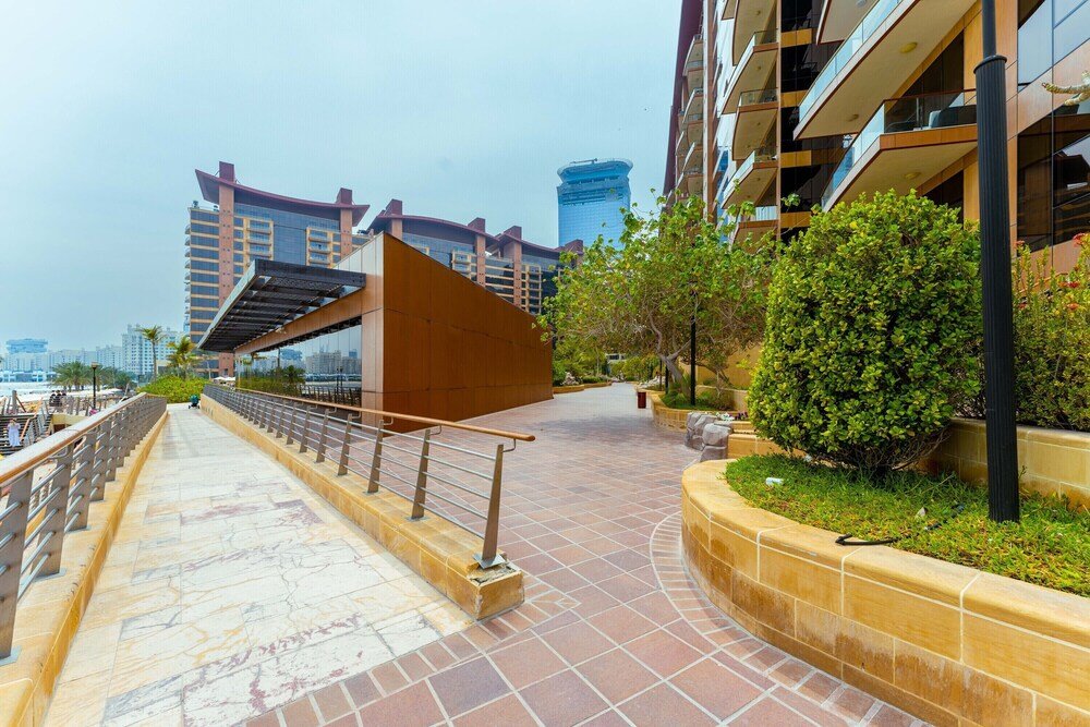 Дубай: Maison Privee - Splendid Apt on The Palm with Stunning Sea Views