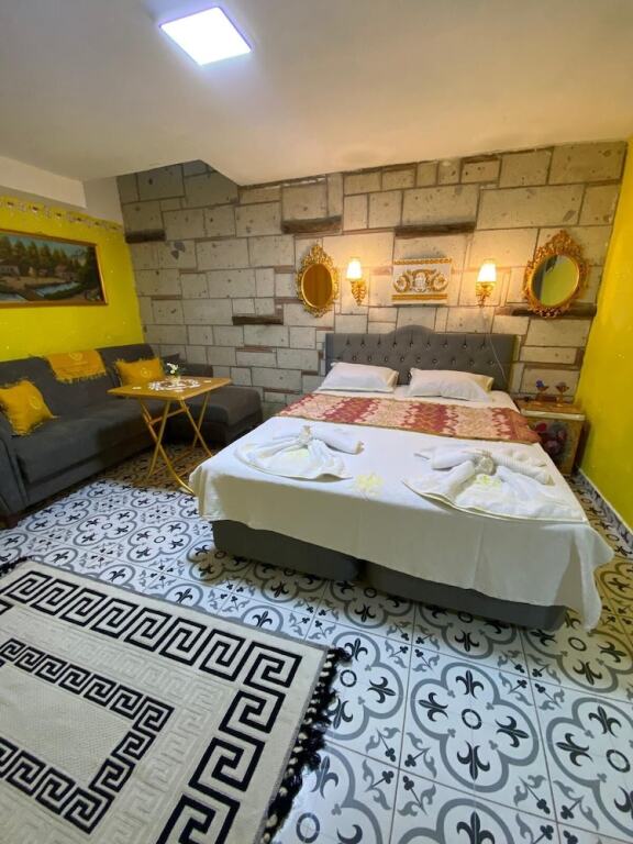 Чешме: Lamur Otel