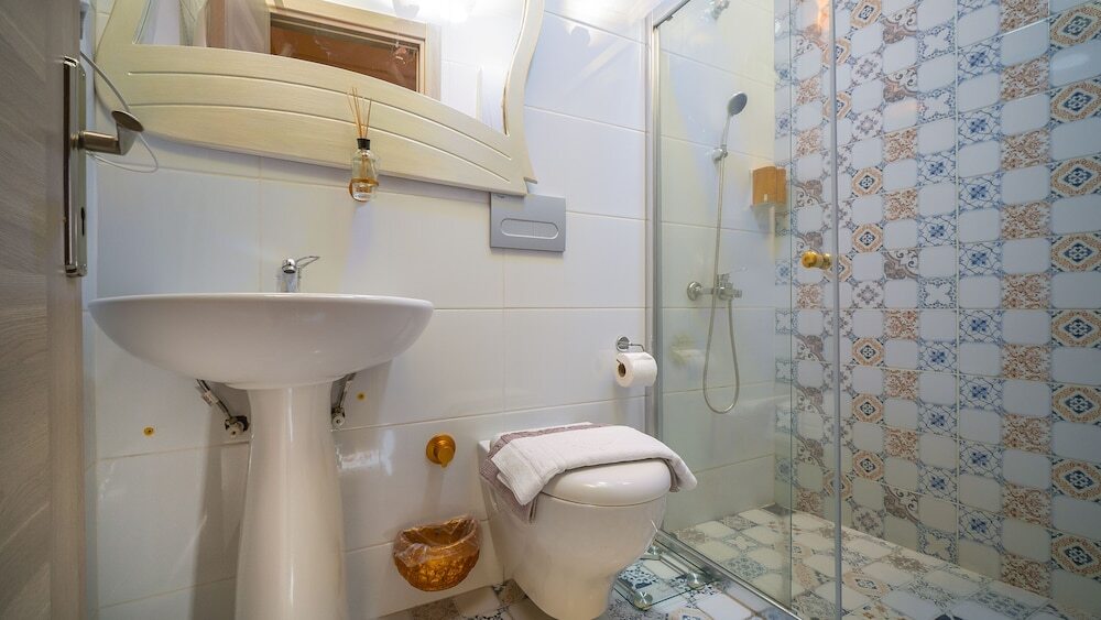 Чешме: Lamur Otel