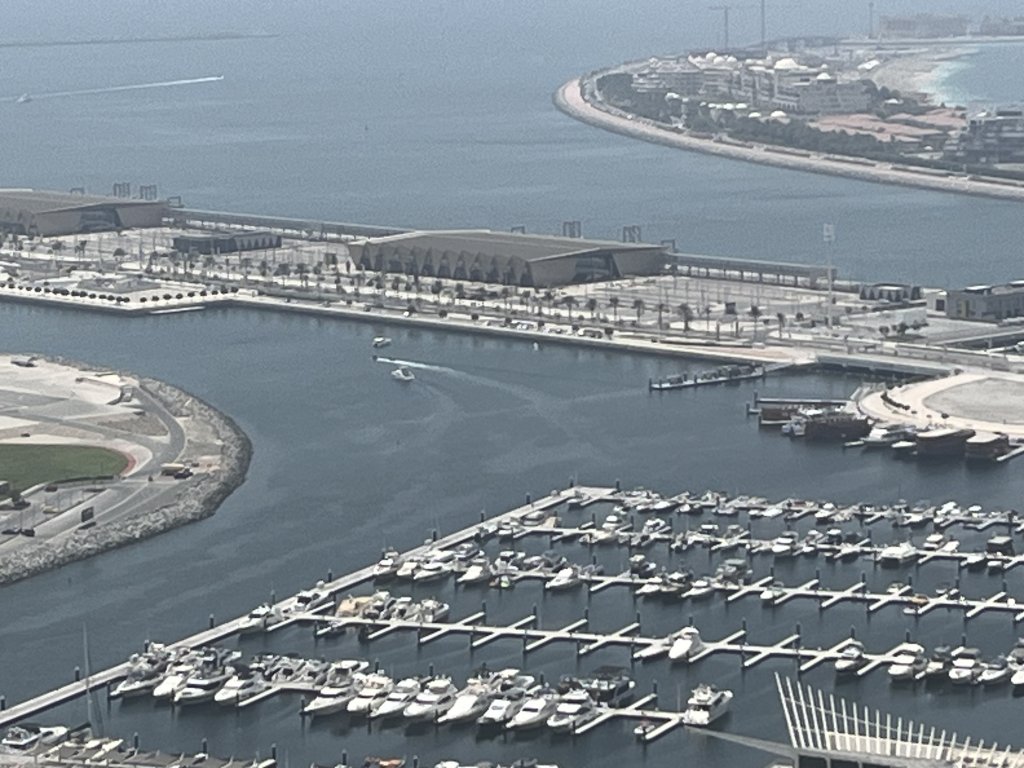 Дубай: Apartments Contemporary Fully Furnished in Dubai Marina