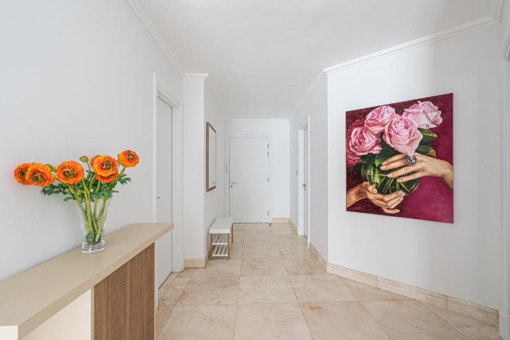 Дубай: HiGuests - Luxurious 1BR in Palms with Private Beach Access