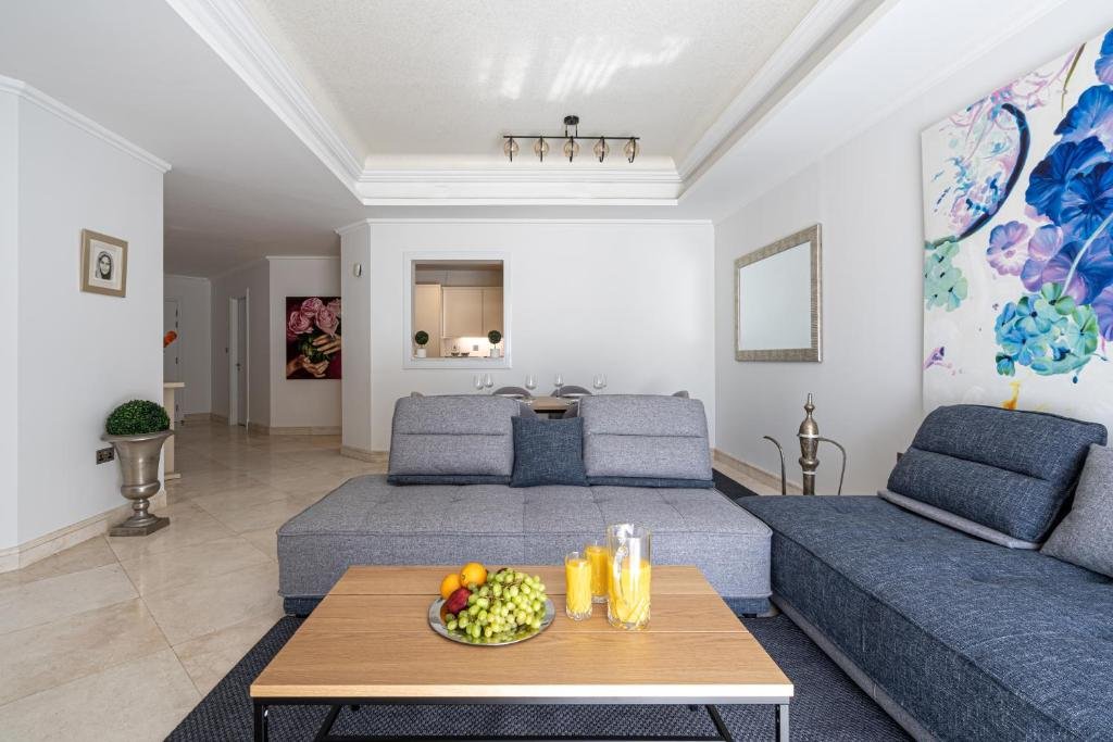 Дубай: HiGuests - Luxurious 1BR in Palms with Private Beach Access