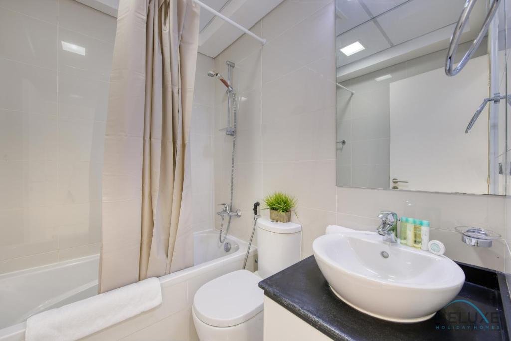Дубай: Fresh 2BR Apartment at Park Central Business Bay by Deluxe Holiday Homes