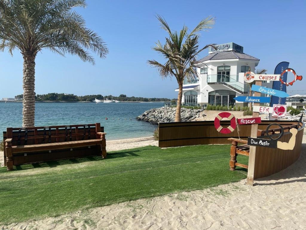Дубай: Luxury, Spacious, Beachfront, 3BD Apartment with private beach access!