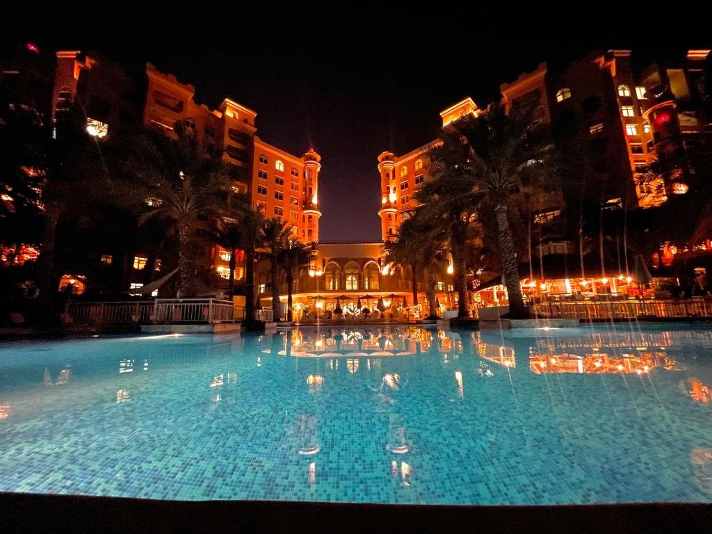 Дубай: Luxury, Spacious, Beachfront, 3BD Apartment with private beach access!