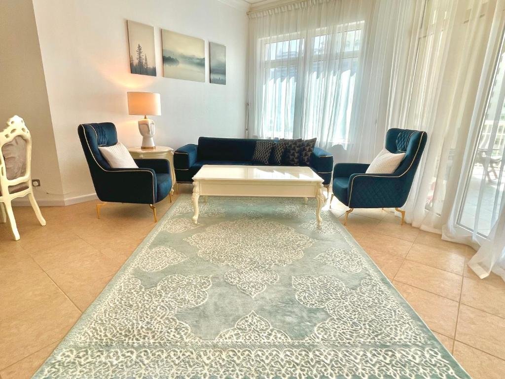 Дубай: Luxury, Spacious, Beachfront, 3BD Apartment with private beach access!