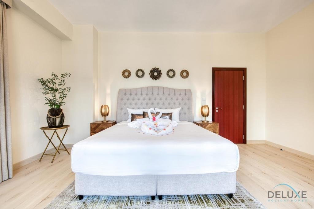Дубай: Glamorous 1BR Apartment in Rimal 3 Jumeirah Beach Residence by Deluxe Holiday Homes