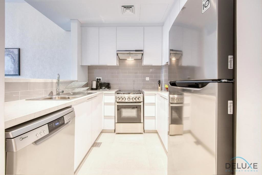 Дубай: Fresh 2BR at Mudon Views 4 Dubailand by Deluxe Holiday Homes
