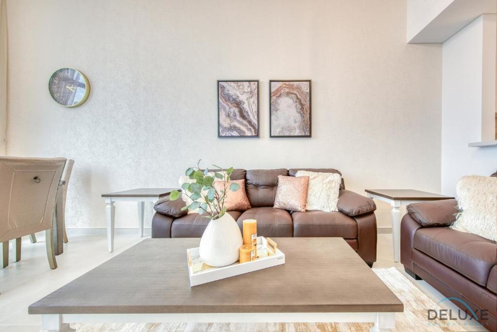 Дубай: Fresh 2BR at Mudon Views 4 Dubailand by Deluxe Holiday Homes
