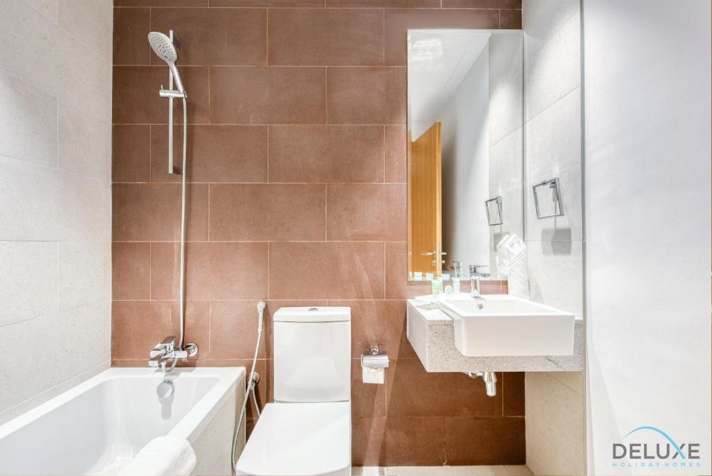 Дубай: Fresh 2BR at Mudon Views 4 Dubailand by Deluxe Holiday Homes