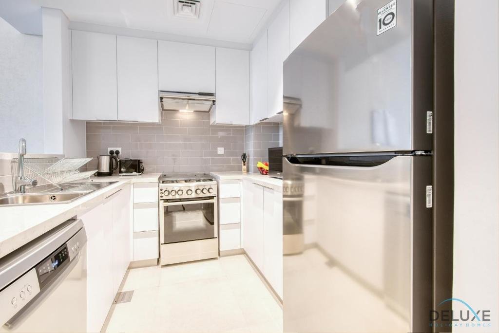 Дубай: Fresh 2BR at Mudon Views 4 Dubailand by Deluxe Holiday Homes