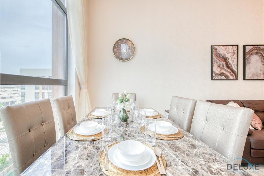Дубай: Fresh 2BR at Mudon Views 4 Dubailand by Deluxe Holiday Homes