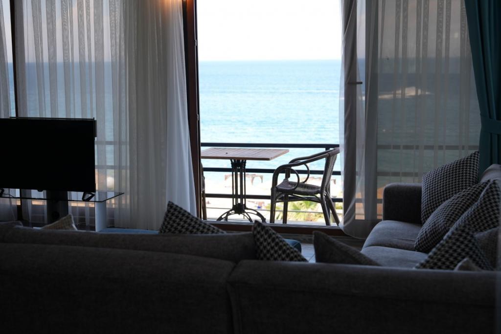 Sandhill Beach Hotel — фото 6