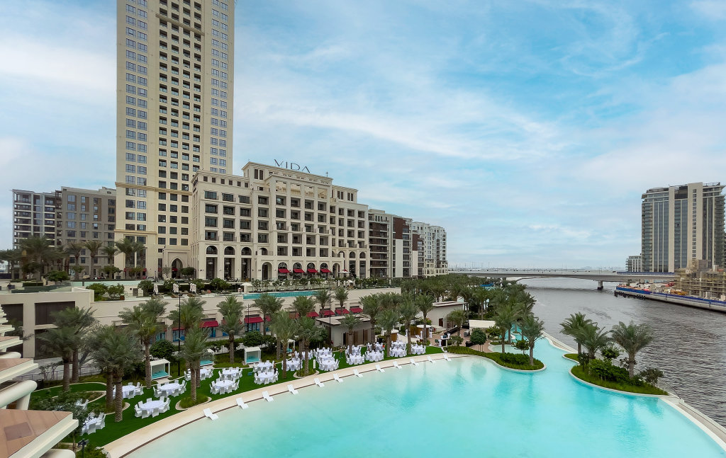 Дубай: Апартаменты Luxury 1BR at Vida Residences
