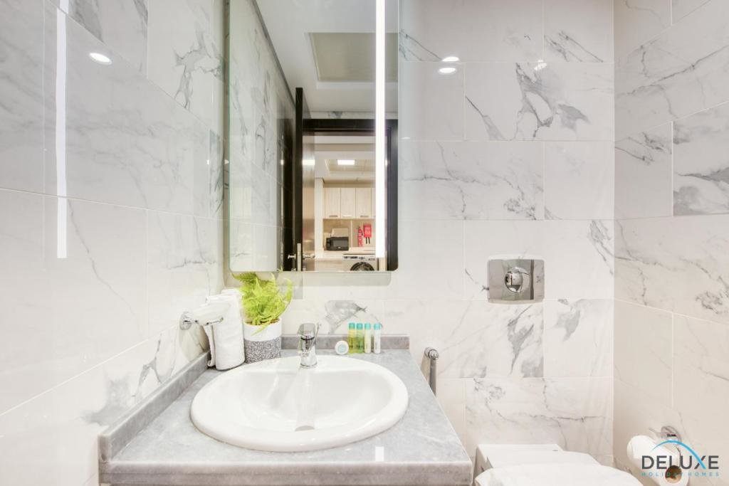 Дубай: Exceptional 1BR in MAG 5, Emaar South by Deluxe Holiday Homes
