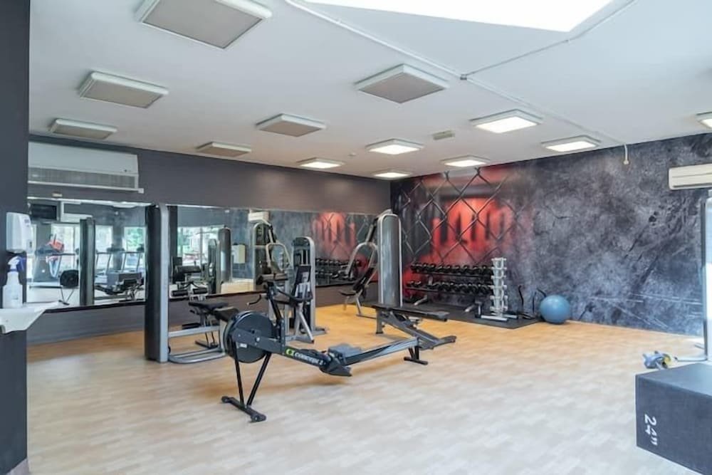 Дубай: Vogue - Spacious 3BHK Greens & Views