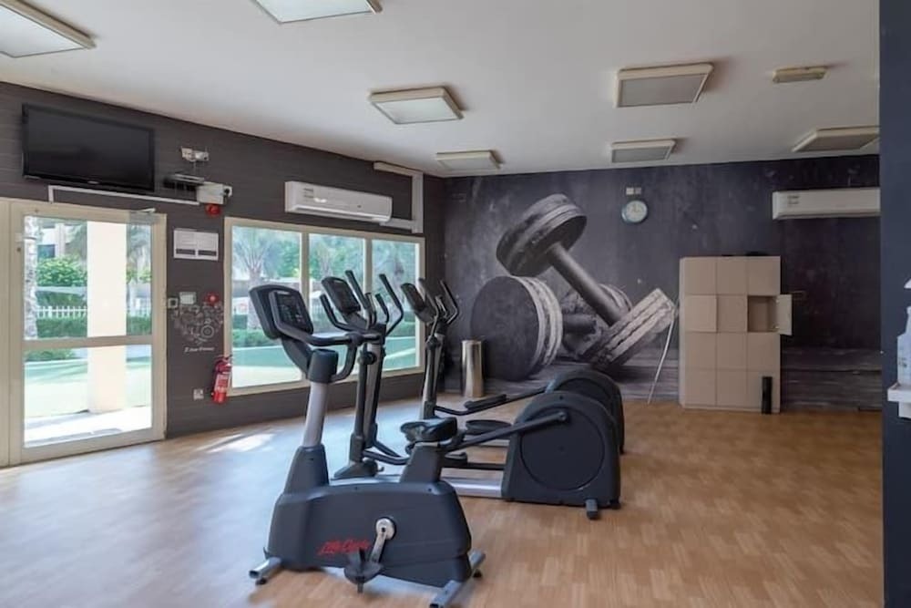 Дубай: Vogue - Spacious 3BHK Greens & Views
