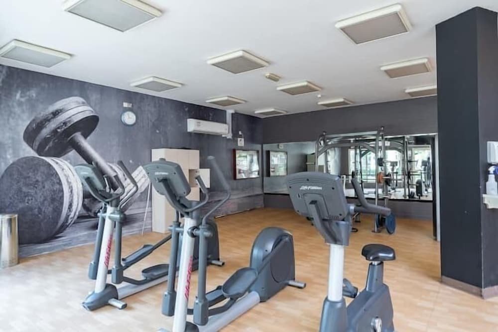 Дубай: Vogue - Spacious 3BHK Greens & Views