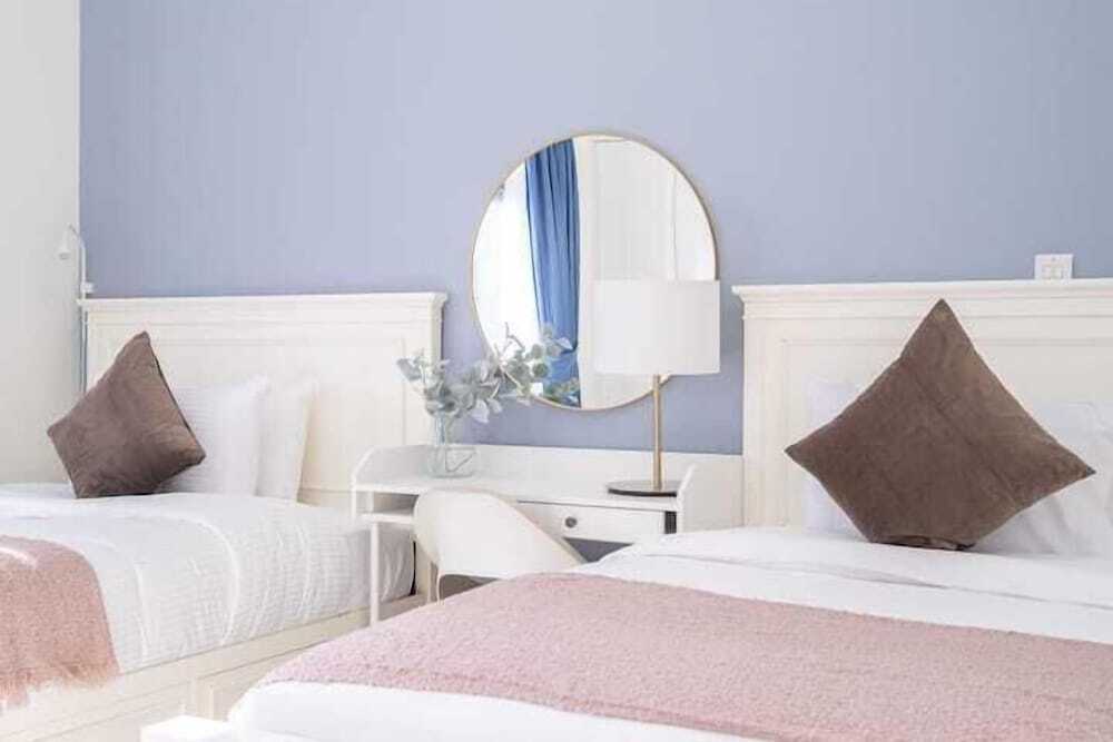 Дубай: Vogue - Spacious 3BHK Greens & Views