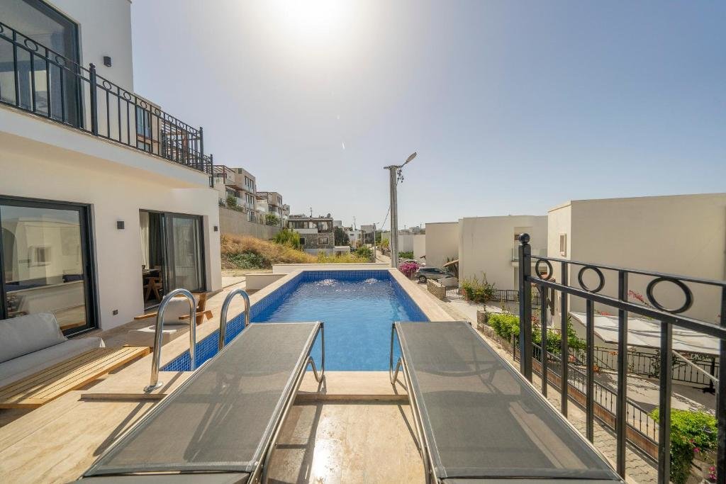Коюнбаба: 3 Bedroom Villa With Private Pool 10 Minutes Away From Yalikavak