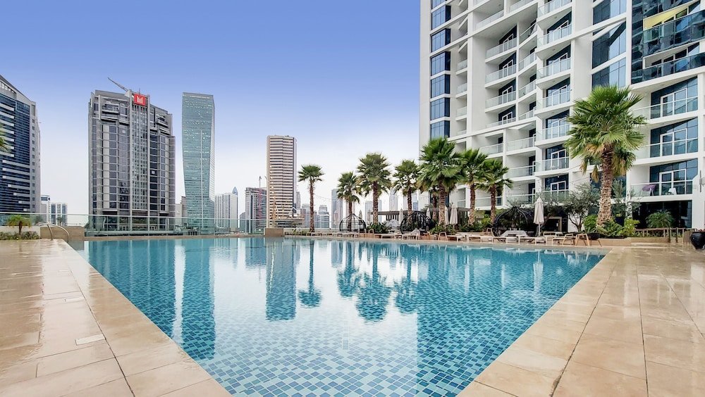 Дубай: Manzil - 1BR in Business Bay w Burj & Canal Views