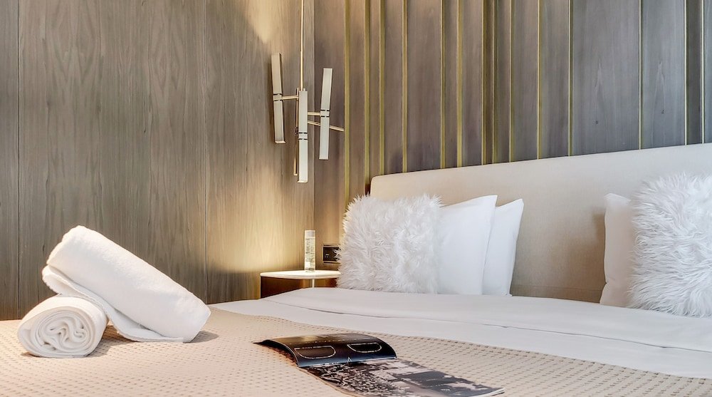Дубай: Manzil - 2BR | FIVE Palm | Pool & Beach Access