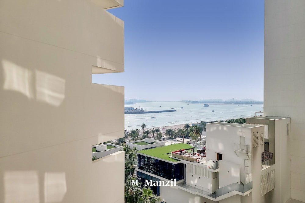 Дубай: Manzil - 2BR | FIVE Palm | Pool & Beach Access
