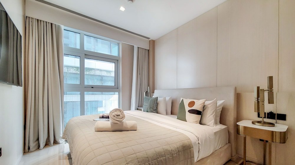 Дубай: Manzil - 2BR | FIVE Palm | Pool & Beach Access
