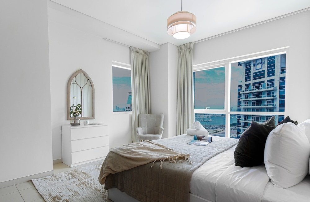 Дубай: Manzil - Stylish 2BR in Dubai Marina nr Dubai Eye