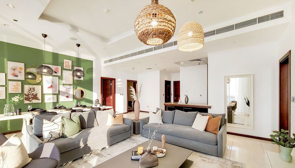 Дубай: Manzil - Splendid 3BR in Palm w Pvt Beach Access