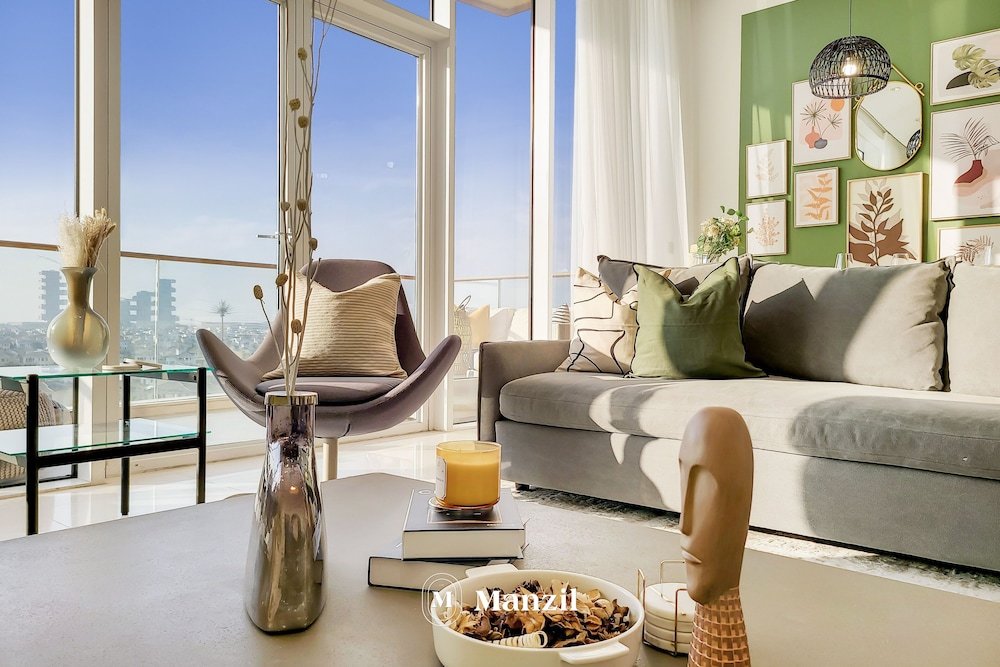 Дубай: Manzil - Splendid 3BR in Palm w Pvt Beach Access
