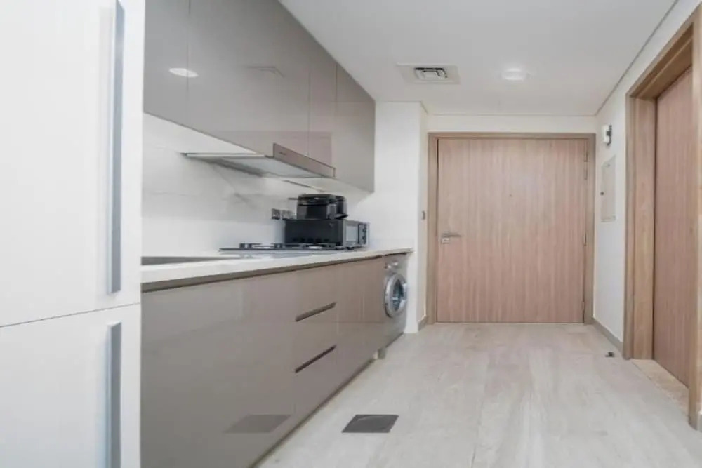 Дубай: Greek View Studio Farhad Azizi Residence Al Jaddaf