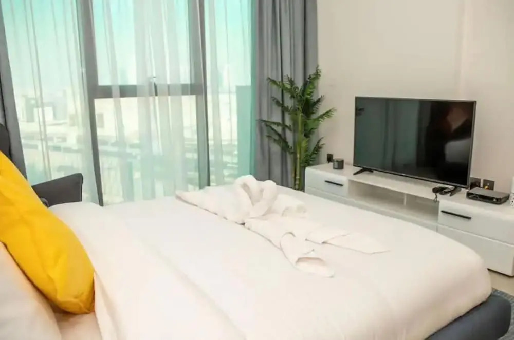 Дубай: Greek View Studio Farhad Azizi Residence Al Jaddaf