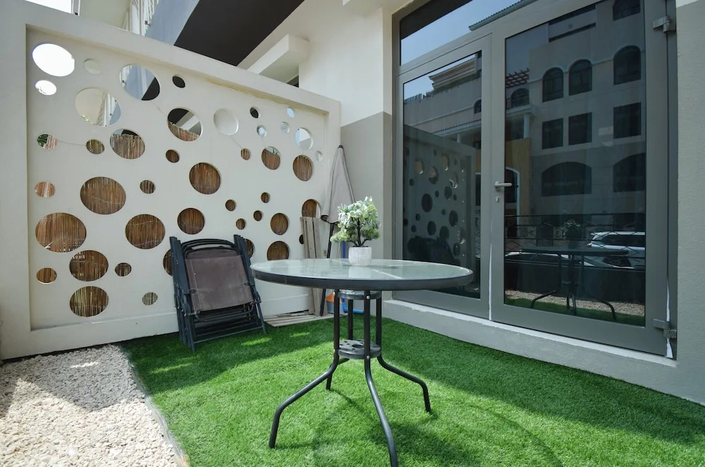 Дубай: JVC studio Joya Verde with terrace - 360 vacation