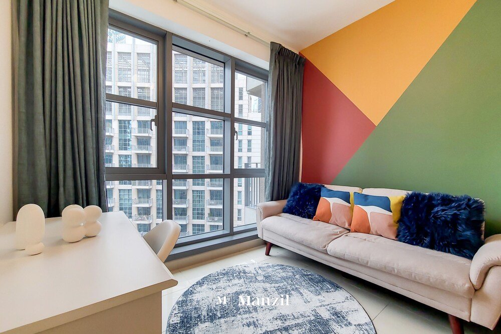 Дубай: Manzil -Cozy 1BR Apt w/ Downtown Skyline Burj View