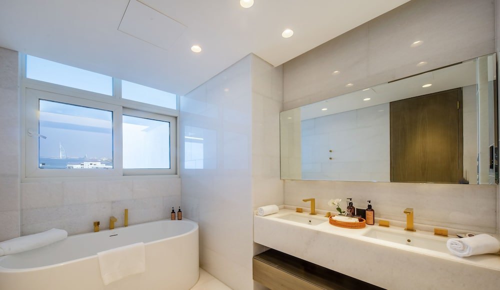 Дубай: Manzil - 4BR Penthouse | FIVE Palm | Private Pool