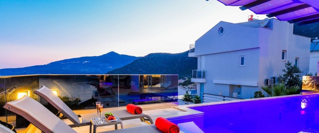 Исламлар: Villa Noname