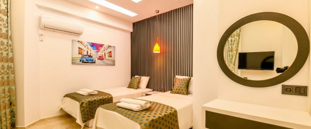 Исламлар: Villa Noname